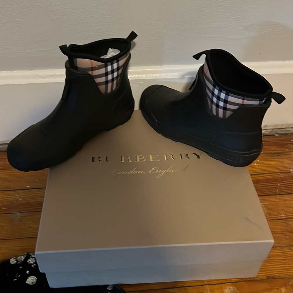 Authentic Burberry ankle boots